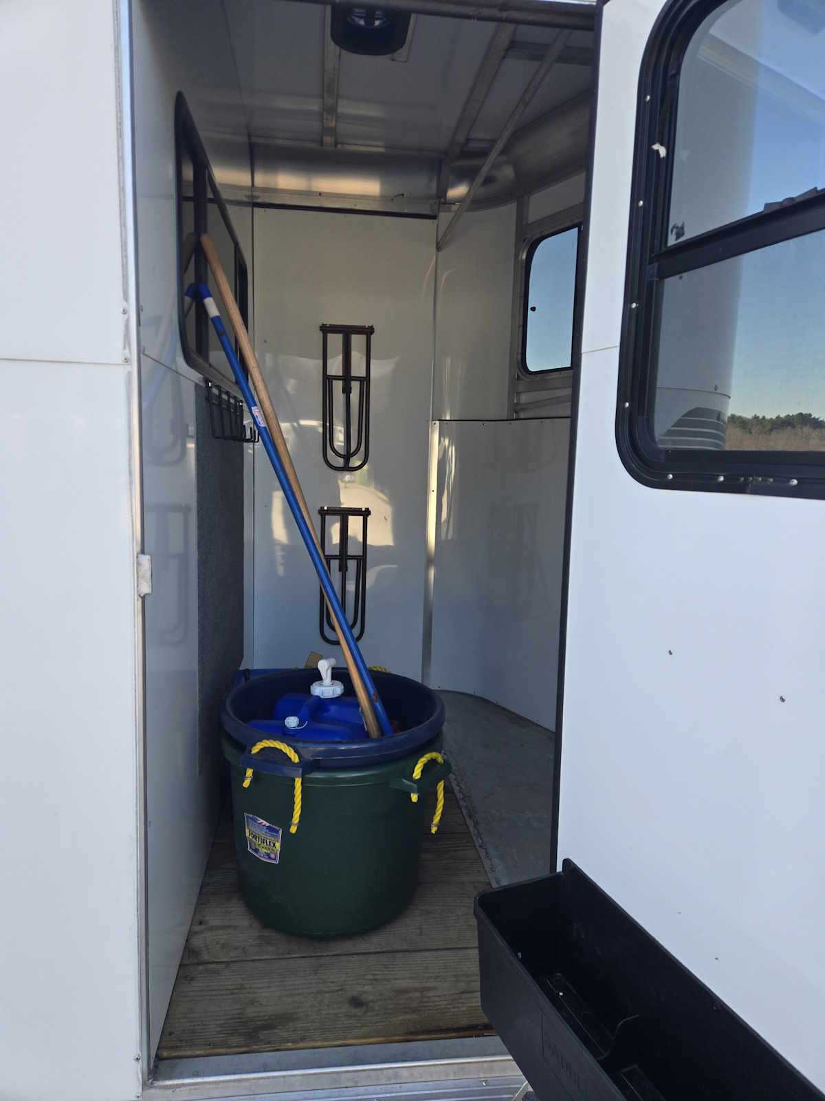 USED_49069_TACK.jpg USED_49069_TACK.jpg