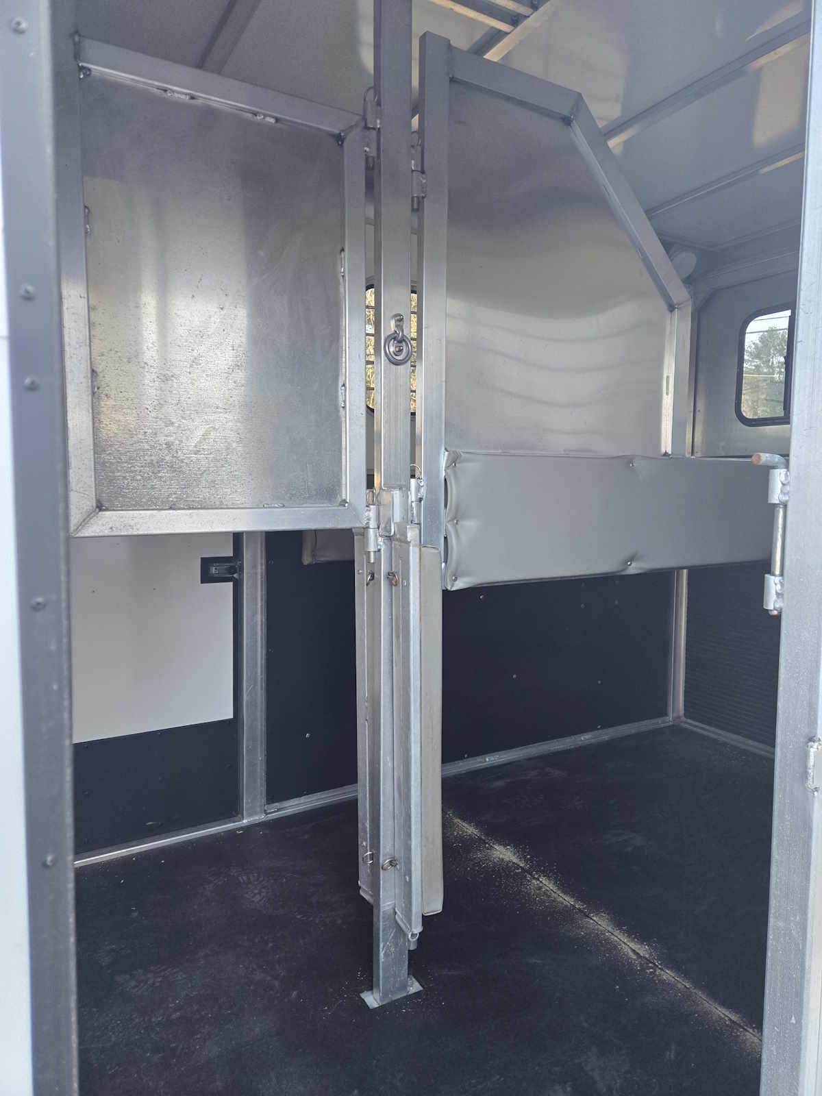 used_49069_stall.jpg used_49069_stall.jpg